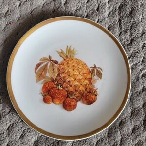 KAHLA PORCELAIN‎ FRUIT DESSERT PLATE 7 1/2" VINTAGE MADE IN GDR